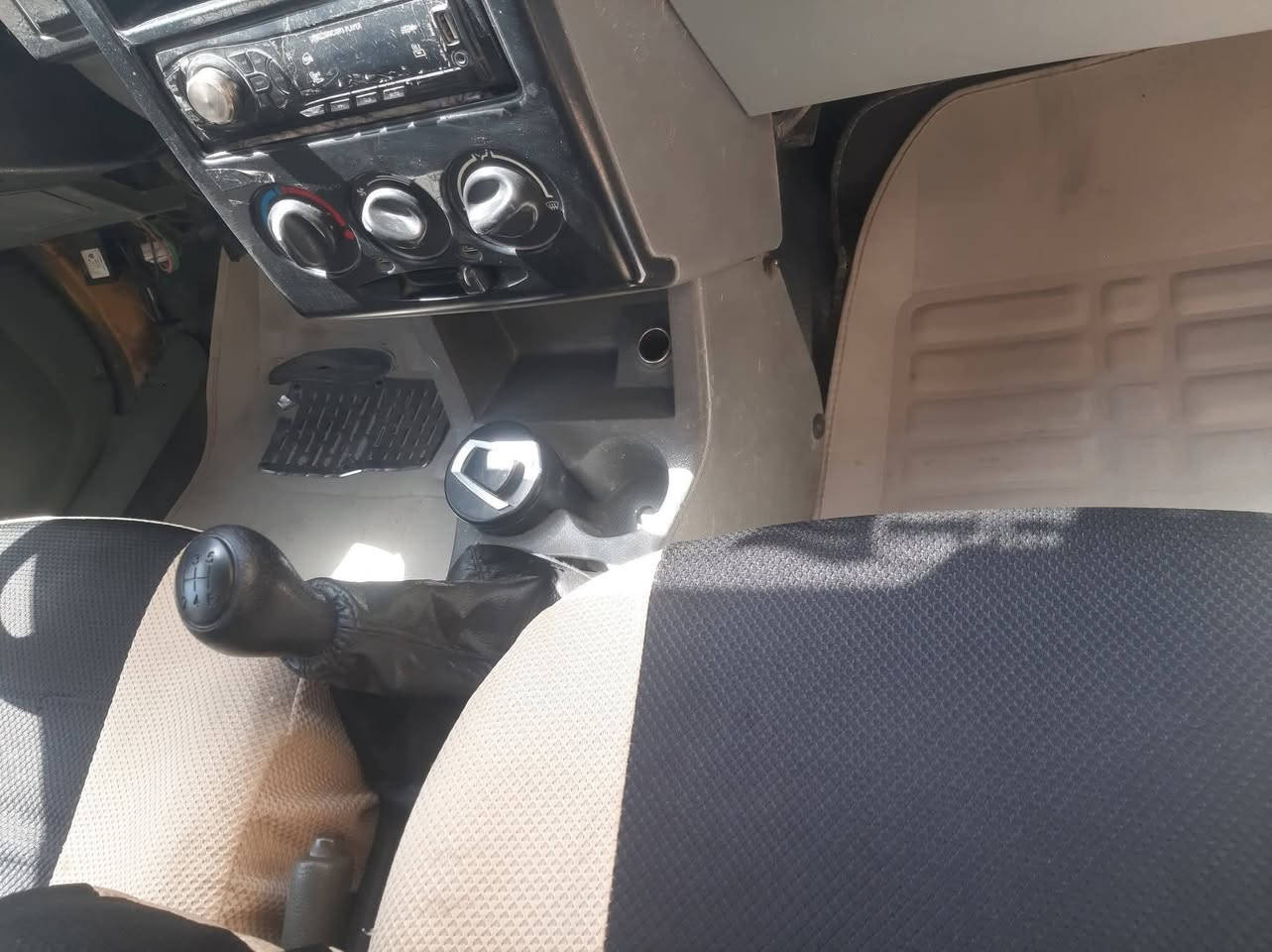 سلام عليكم سيارة سايبا موديل .15, كير ومكينة نظيفات حيل المكينة استوني مجفتهه ماصارلهه ٣ ايام كير نظيف سيارة مصفرة هيئة وغرامات سنوية ل٢٨ السعر 28 شرط التحويل وبيهه مجال قليل للشراي الشراي يتصل على الرقم***********او المراسلة علخاص عنواني كربلاء الانتفاضة الثالثة
