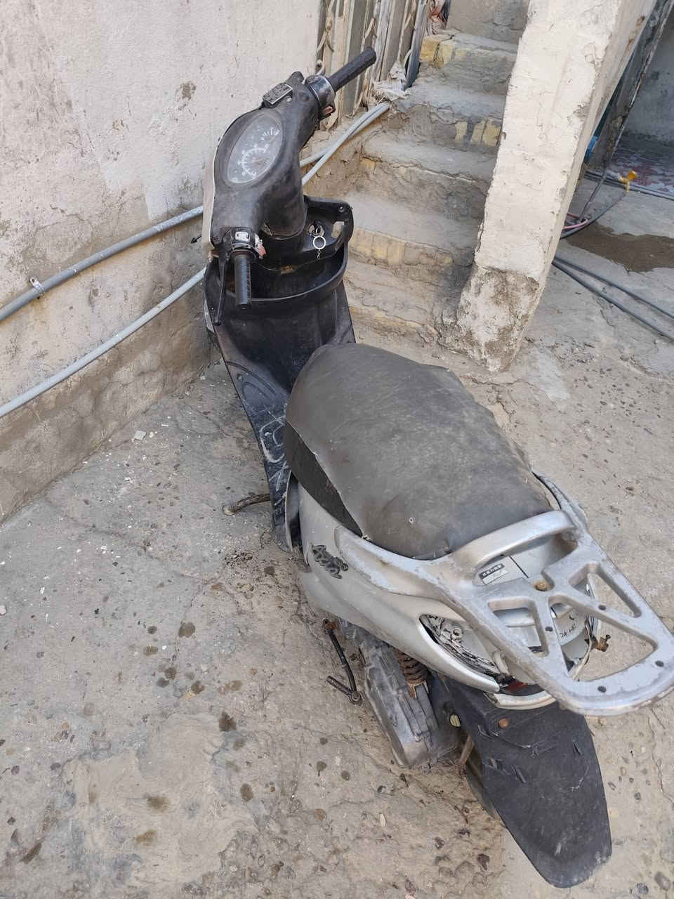 السلام عليكم دراجه اكزز للبيع هيه عوزها بس تجفيت بس اني ابيع كوم حديد مكانه بابل السعر 85وبيها مجال رقمي ***********
