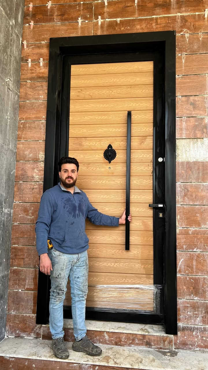 اعتني بمداخل ابواب بيتك مع معمل حدادة يونس الشكرجي 
بتصاميم حديثة مودرن 💪
#ابواب_رئاسي_حديد
بمواد ثقيلة تركي المنشأ حديد 2ملم
مع بديل الخشب الثقيل 
كيلون تركي 
ربل عازل صوت
قفل قازة سري 
ومبارك لاصحاب الدار 
#معمل حدادة يونس الشكرجي 
***********
***********
