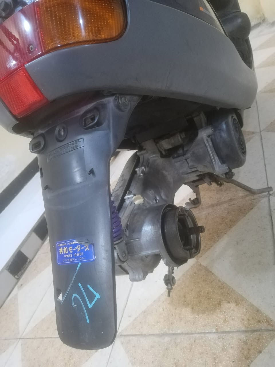 بتره للبيع طلعته بيدي شهر ١١ حاويه ع وضع البلاد شرط
جاهزه من الطول للطول وصلها موجود كله شغاله نقص باتري فقط شرط الفحص تخليله باتري كدامي وشغل وللعلم باتريه شاده بس مايدير قبل فتره خذته وخذاله كم يوم وهبط ابيعك من باب بيتي الدراجه حيل نضيفه ومداريه ***********
