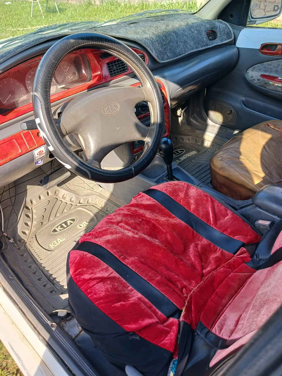 موديل 96 كير ومحرك شرط محرك مفتوح كير اوتماتيك بسمي سنويه مجدده مكانهه بغداد تاجي سعر 38وبيهه مجال 
***********
