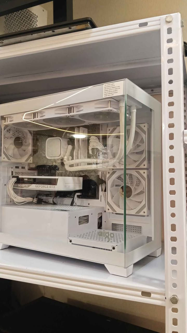 CPU: RYZEN 5 9600 X
GPU: RTX 5060 8G Gigabyte 
MB: MSI PRO B650M-P DDR5
PSU: 650W 80 PLUS SEGOTEP
STORAGE: 1T NVME T-FORCE 650
RAM: 2X16 32G 6000MH2. G.SKILL DDR5
COOLER: MSI 360M WITIE
CAVAR: X7 FAN ARGB

سعر : 1200$ أربيل, العراق


**إذا كنت صاحب هذا الإعلان وتريد حذفه لأي سبب، رجاءا أرسل رسالة إلى الدعم الفني**