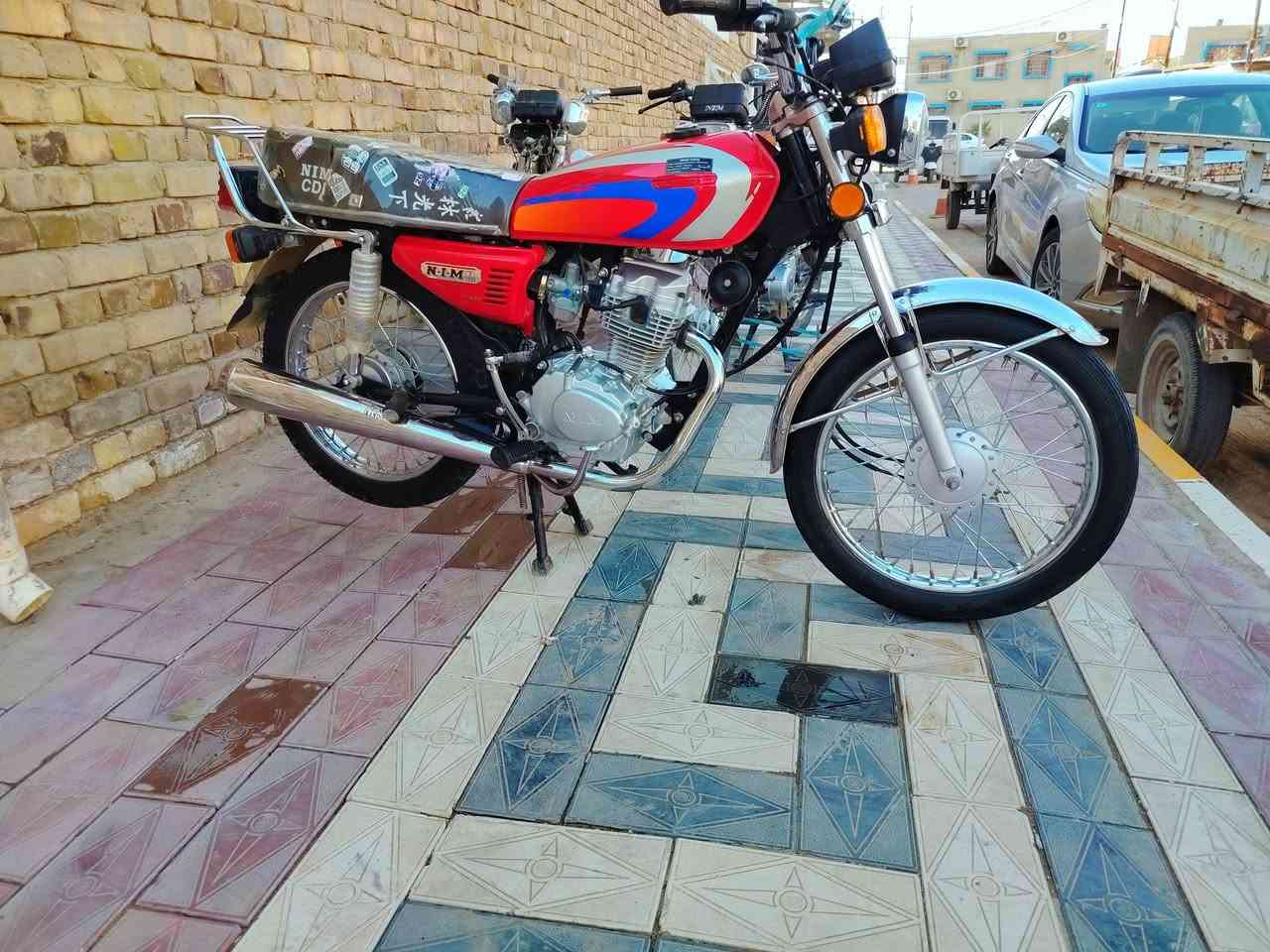 نامه للبيع اصلي اوراق شاصي 18 وتعميره 2025 دراجه بعدهي على سحك نضيفه كلش دراجه ما نقصها اي شي دراجه توني معمرها كدامك نضافتها تواصل رقم، ***********
