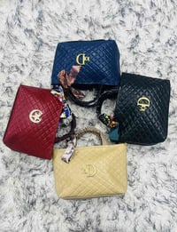 حقائب نسائية • جنط وسط • توصيل لكل المحافظات