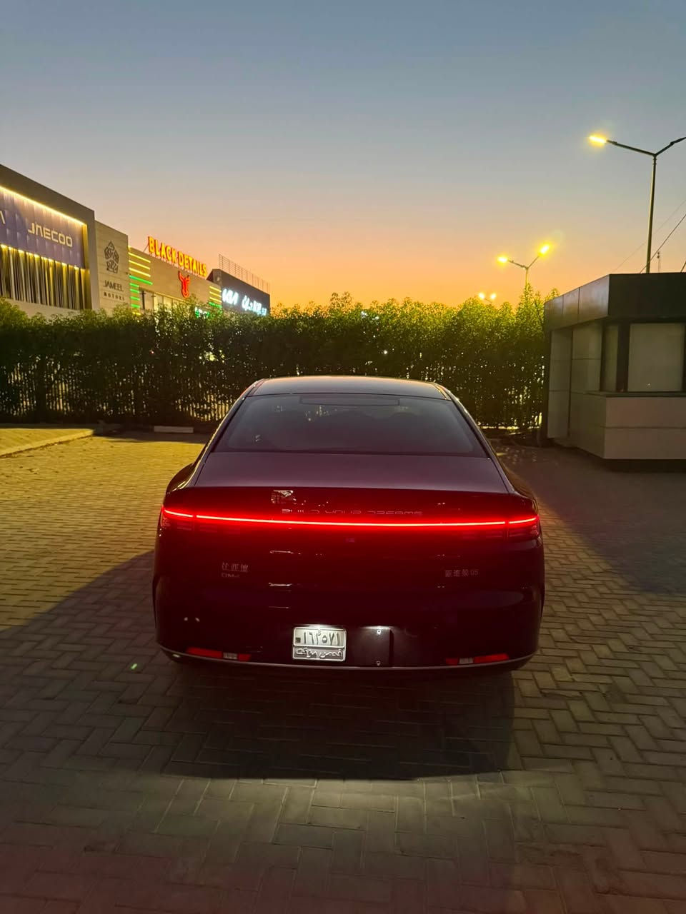 Byd دستروير لون اسود ماشبه ٩ الف فقط اخت الزيرو داخل ابيض وباقي المواصفات المعروفه رايده ب١٩٨٠٠ مليون مجال بسيط وتدللون 
***********
***********
