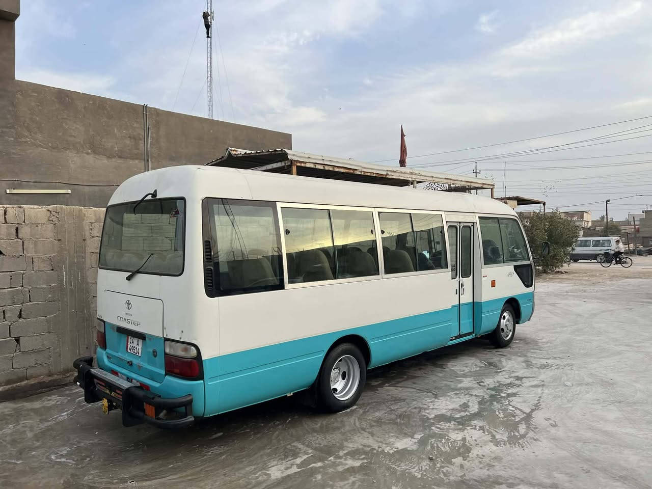 السلام عليكم
كوستر راس الثور 
موديل 14
سياره مكفوله كفاله عامه كشن ستاركس 
مكاني حله 
للاستفسار على الرقم 
***********
