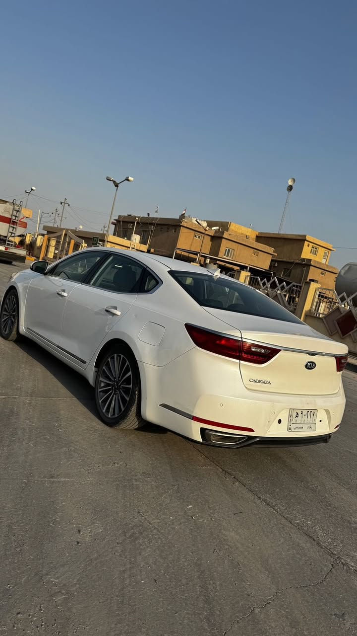 السلام عليكم
كادنزا 2017 وارد امريكي 

محرك 3.3L

ماشيه 100 الف ميل 

صور الحادث مرفقة بالمنشور بدون دواخل بدون ايرباك 

السعر 150$

( مكاني بابل)

واتساب ***********
