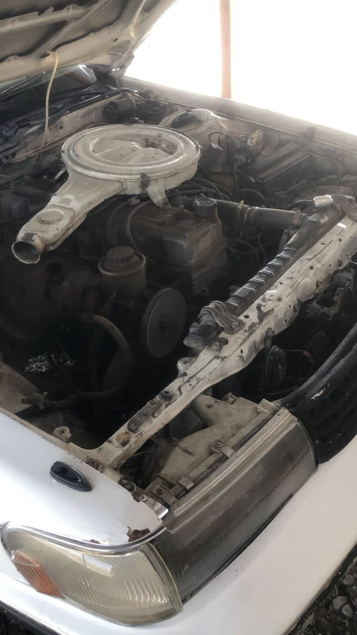 كروسيدا موديل 90
يسار اصلي رقم نينوى دولي بيها كابون  بانزين شرط التحويل 

كير عادي شرط محرك 5m اصلي معمر جديد 

تايرات جدد صدر بحالة جيدة كهربائيات شغالة 

السعر 38 وبيها مجال قليل 

***********

مكان السيارة صلاح الدين
