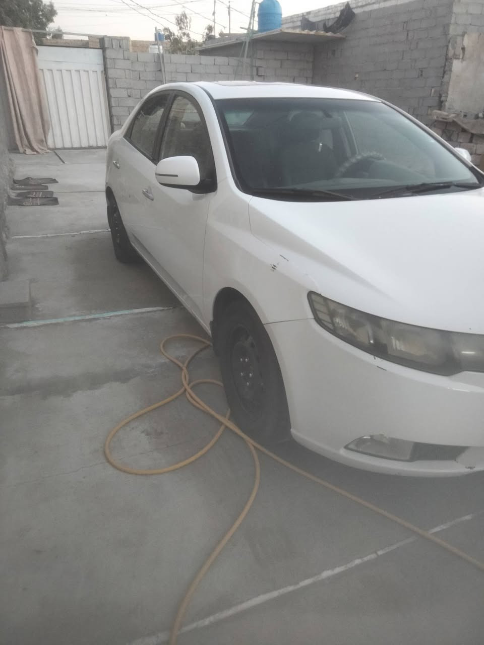 سلام عليكم سيراتو موديل2013 خليجي محرك 1600 محرك وكير جدد تبريد شغال فولل مواصفات واحد على واحد عدى البصمة فتحة مكفولة كفالة عامة بية شبر بجاملغ خلفي تصليح بارد   شفتات ستيرن مرى شفط 4 دسك  شاشة سيارة رقم اربيل تريد وكالة تريد تحويل عنوان نجف السعر 108 لتواصل ***********
