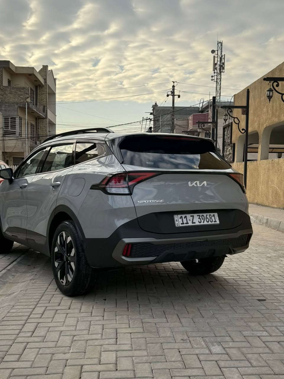 كيا سبورتج 2023 فئة Xline وارد امريكي
حادث بسيط موضح بلصور بدون صبغ سياره بنيدوبارد جاملغ فقط بدون دواخل
فول مواصفات/ بانوراما بصمة تشغيل وابواب وتشغيل عن بعد/ شاشة كبيره مع كاميرا دواره/ كشنات جلد وتدفئة بلمقعد/ انظمة قيادة مود درايف/ وباقي المواصفات المعروفة/
 سيارة جاهزة وجديده بدون نقص ماشية 34. 
محرك 2500
رقم بغداد دولي بأسمي
السعر  223 بيه مجال 
اي استفسار اتصل على الرقم اني مكلف بلنشر
📞   ***********
