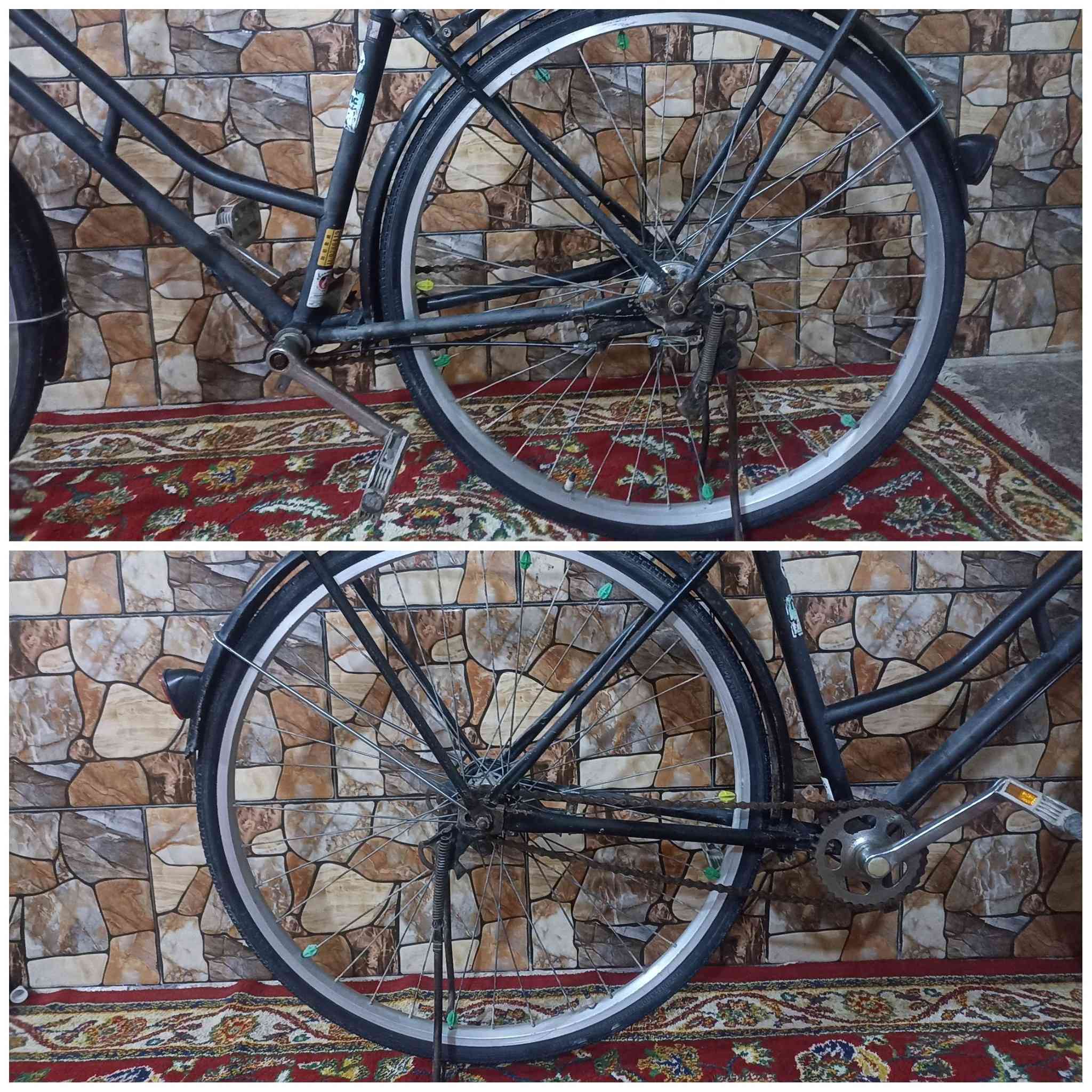 باسكلات للبيع العدد: 2 اسود و ازرك.
سعرهن اثنيناتهن²:(50الف قفل🔒). 
مكاني: حله مركز مدينه. 
للتواصل: خاص مفتوح+ واتساب مفتوح. 
***********.
