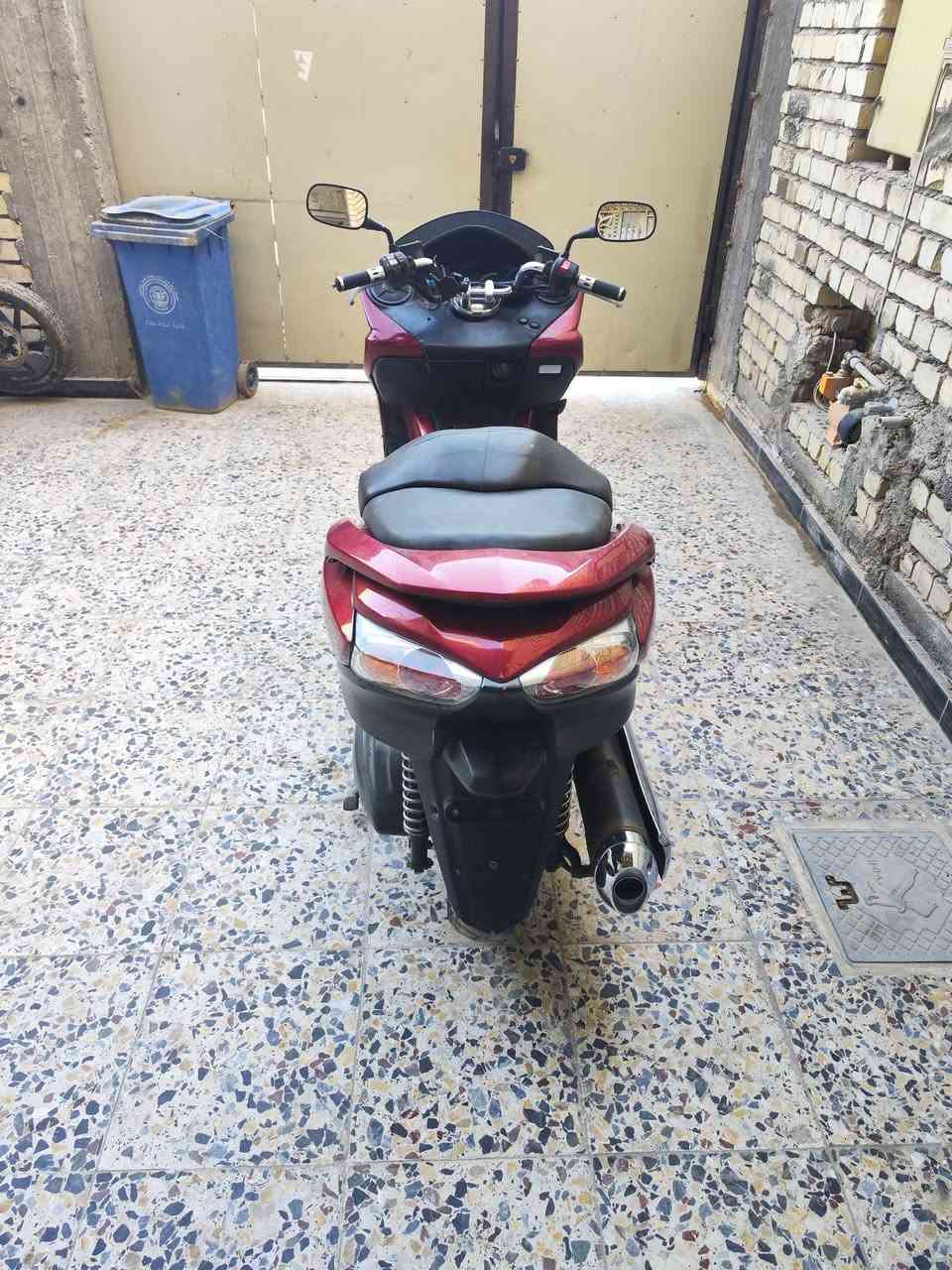 السلام عليكم فورزا صفر 10 مكينة وكير كفالة شرط الفحص
كهربائيات كلها شغال 
دراجة صافية ربع ما ذب عليها 
سعرها 1 و 300 وبيها مجال بسيط 
سكن غزالية 
***********
