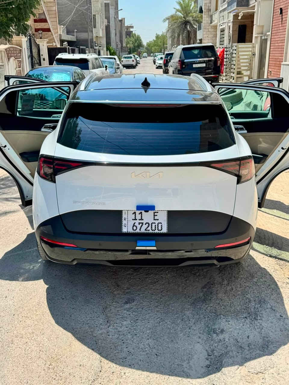 كيا سبورتج KIA Sportage
( فول عدى بانورامه )  ‼️‼️‼️‼️
المواصفات العامة:
🚗 الموديل: 2026 خليجي
أبرز المواصفات:

•السياره ماشيه 7000 الف km

• دخول ذكي

• قماره سوداء لمعة PDF 

• تشغيل عن بُعد

• مقاعد فول تحكمً

• مقاعد أمامية كهربائية

• تدفئة للمقاعد الأمامية

• شاشة عدادات رقمية متصلة مباشر ايكلود بدون كيبل

• شاشة وسطية تعمل باللمس

• Apple CarPlay

• شاشة لمس للتحكم بالتبريد

• تبريد مناخين

• صندوق خلفي كهربائي

• سايد بريك كهربائي

• أوتو هولد

• درايف مود

• مانع انزلاق ESP

• نظام نزول المنحدرات

 • حساسات أمامية وخلفية من كل جهات

• 6 إيرباك

• ISOFIX لتثبيت مقاعد الأطفال

• تحكم كامل من الستيرن

• أوامر صوتية

• مصابيح أمامية زينون

• إضاءة نهارية LED

• مرايا كهربائية 

• إطارات حجم 20 إنش

•رقم بغداد شي مميز نصبتهه حلوه

 السعر 250

ملاحضات مذكوره في الصوره فقط هذني اساسآ ملاحضه جدآ بسيطه رجاء اذا مو شراي لا تتصل اساسآ خليك واتفرج 

•مكاني بغداد/زيونه

•الاستفسار / ***********
