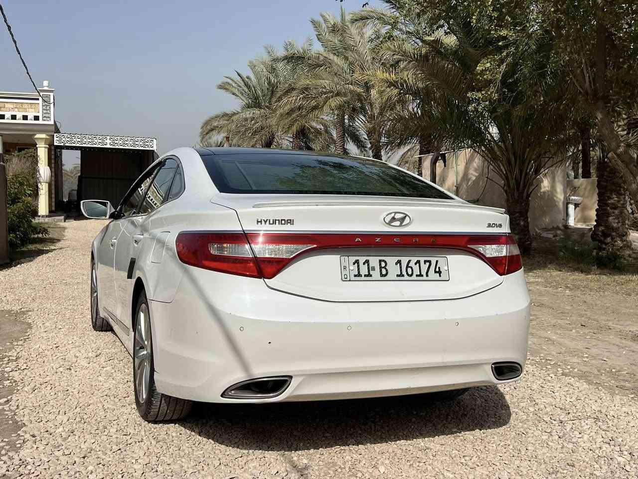 السلام وعليكم أزيرا 2012 خليجي فول مواصفات بانوراما قطعتين تبريد كشنات جلد جوزي  تدفئة تبريد كشنات كهرباء تحكم ستيرن  بصمة تشغيل تخم تاير جديد السيارة فول فول Vip كير محرك مكفولات محرك V6 (3300) السياة جاهزة للأخير رقم بغداد مرقم دولي الجديد السيارة بأسمي  بيها قطعة باب السايق فقط مبدل السعر 127وبية مجال ***********
