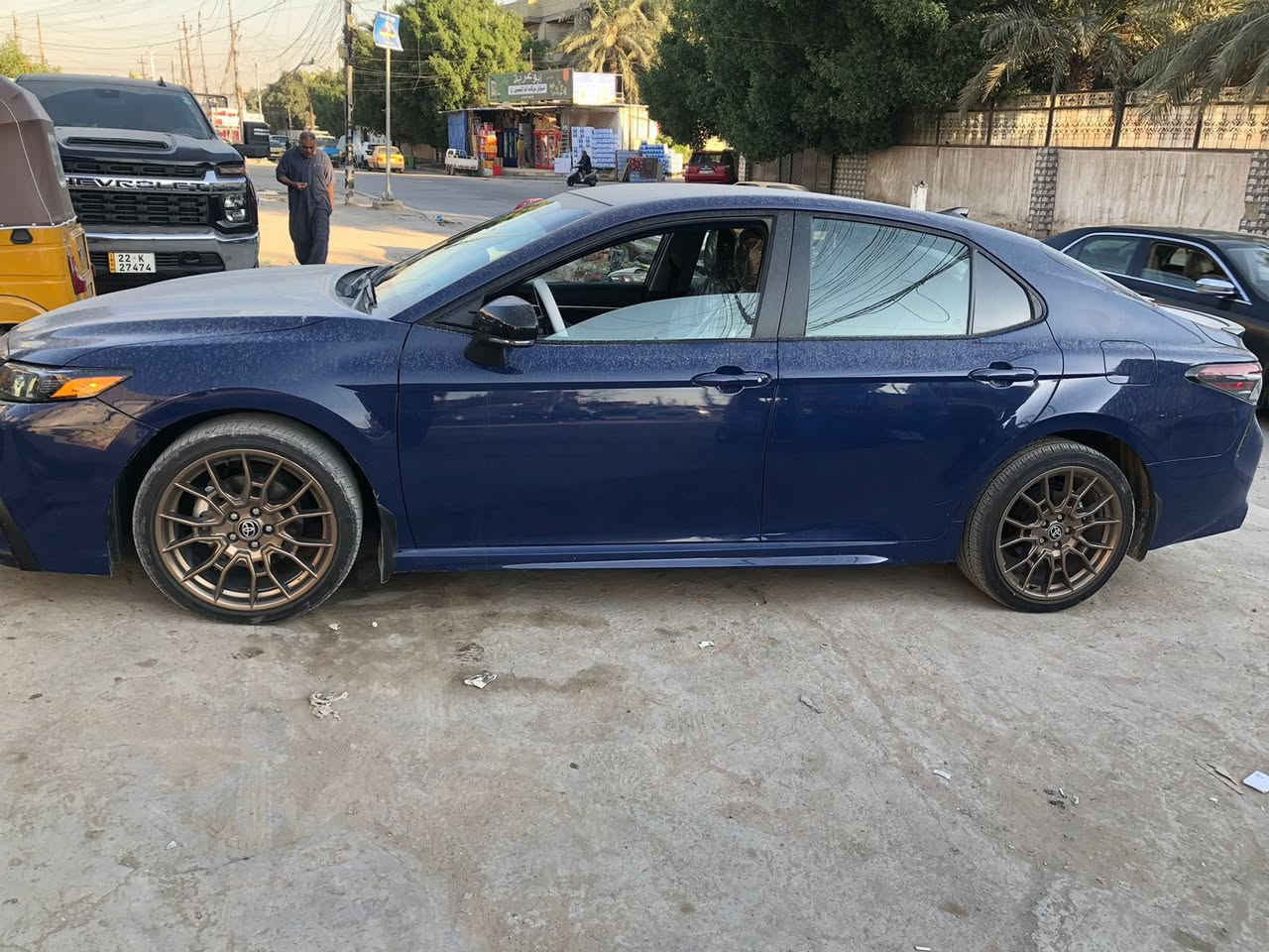 السلام عليكم
كامري للبيع 2023
وارد امريكي دفع رباعي. اللون ازرق 
ماشية. 15 الف. كيلو 
حادث فقط تبديل دعامية 
فول مواصفات بدون فتحة. 
للاستفسار الاتصال ***********
