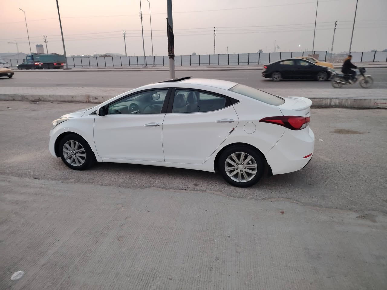 السلام عليكم سياره نوع النترا موديل 2015خليجيه فوول واحد ع واحد كفاله عامه مكينه وكير وحداديه وتبريد وتخم تاير كفاله العنوان كربلاء السعر 128 وبيها مجال بسيط رقم الهاتف ***********
