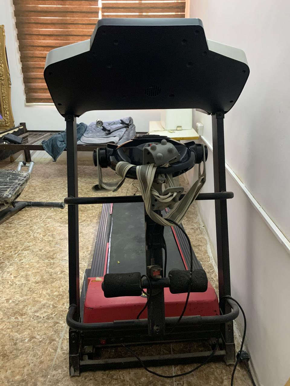 للبيع غراض داخل بغداد البياع
مكينه خياطه  ٢٢٥
الجهاز الجري ٢٠٠
الميز ٢٢٥  
***********
