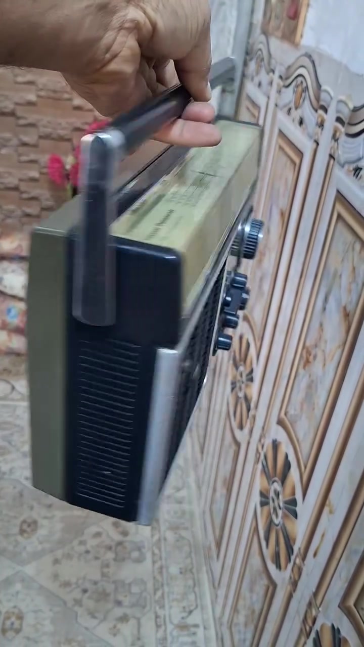 راديو شركه نشنل ياباني نضيف عله وضع الشركه مابي موجه اف ام السعر ٦٠ يوجد توصيل ***********
