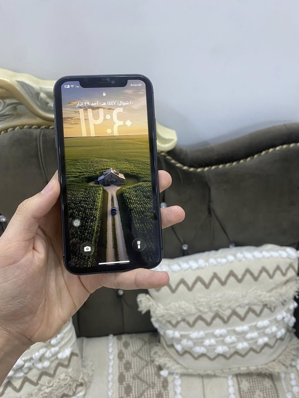 أيفون 11 مغلف 
بطارية 86 مبدل
ذاكره 64
النموذج M
مبدل شاشة فقط اصلية اي خلل مابي 
نظافة واضحة بالصور كله شغال
السعر ٢٢٥ بي مجال

عنواني بغداد مدينة الصدر ***********
