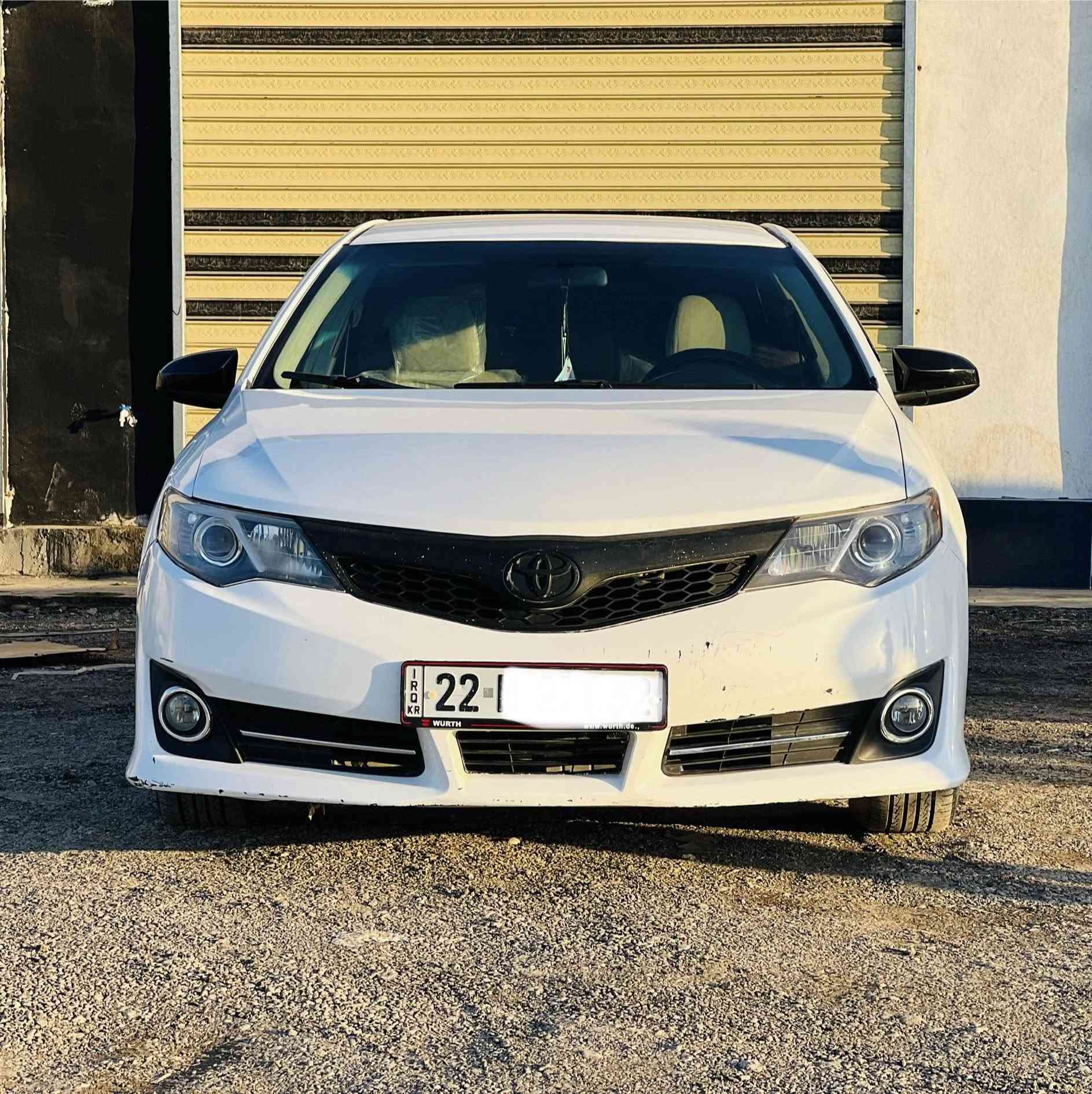 السلام عليكم 
كامري 
موديل 2012 خليجي
لون ابيض صبغ عام اثر رجية خفيفه
السيارة حلوه وكاعده كير محرك خير من الله 
صدر تايرات كله جيد
رقم اربيل دولي بأسمي 
شرط التحويل والغرامات
السعر 115 وبيها مجال حك الجيه 
مكاني تكريت القادسية 
هـ ***********
