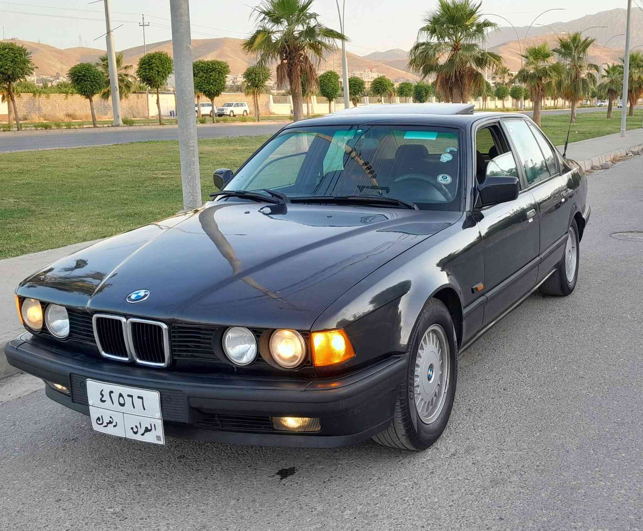 بي ام 735 اصل موديل 91 كير ومكينه شرط عام بخ جمالية بدون ضربه جاكوج 650 دولار غرامات تزل من السعر 
سلايت 
4 جامات كهرب 
داخل اسود جلد 
صدر أمامي خلفي جديد
السياره جاهزه من كلشي
السعر 50 وتنزل غراماتها 650 دولار
مكان السياره زاخو 
رقم تليفون ***********
رقم *********** واساب
