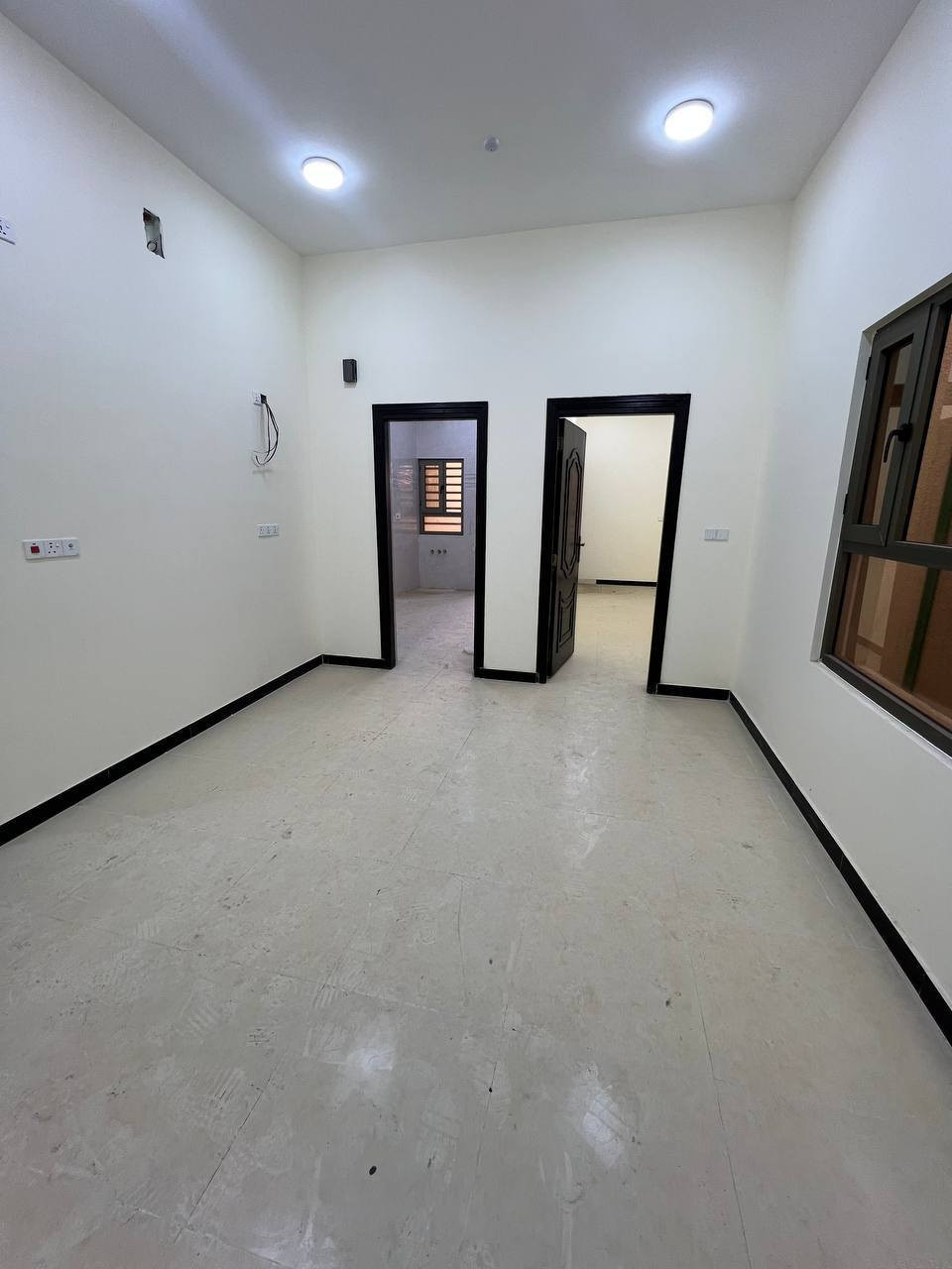 🏛️ بيت للايجار  🏛️
في الجمعيات بناء حديث ديلوكس

يحتوي غرفتين منام صاله مطبخ

صحيات استقبال كراج موقع ممتاز

سعر الايجار 850 الف
***********
