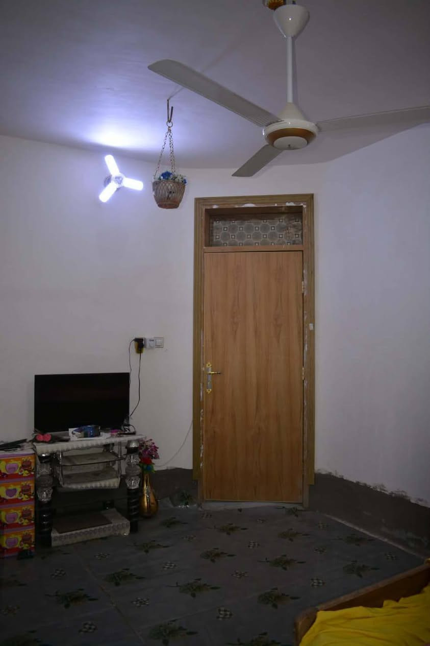 دار للبيع 180متر طابقين السعر 68 مليون 
طابو زراعي سند 25
العنوان 
بابل حي الضباط 2 خلف مجمع السلام السكني 
الواجهة 8متر 
يحتوي 
غرف نوم عدد 2
استقبال +هول 
مطبخ + مجموعه صحيه معزوله داخليه و خارجيه 
البناء طابوق 
نقص البيت الارضية صب حاليا 
الاستقبال +الهول نقص بورك 
السعر 68 قابل للتفاوض 
للاستفسار الاتصال 
***********
***********
مكتب عقارات أبراج بابل 
عنوان المكتب بابل حي الجزائر مقابل الجسر الدولي 
ال
