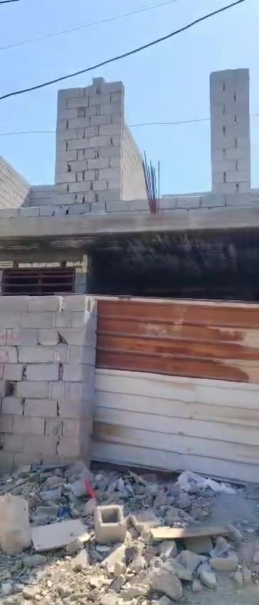 بيت  في حي غواص ثانيه زراعي طابو طول  14متر وعرض ثمانيه لا ربع  بي استقبال ومطبخ  وهول وغرفه   طابق اول وثلاث حمامات واحد خارجي وثنين داخليات وثلاث غرف. قاط ثاني. كبيرات.  سعر 45وبي مجال قليل هاتف***********,,,,,,,***********
