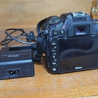 نيكون 750D • نظيفة ٩٩٪ • مع شنطة وملحقات