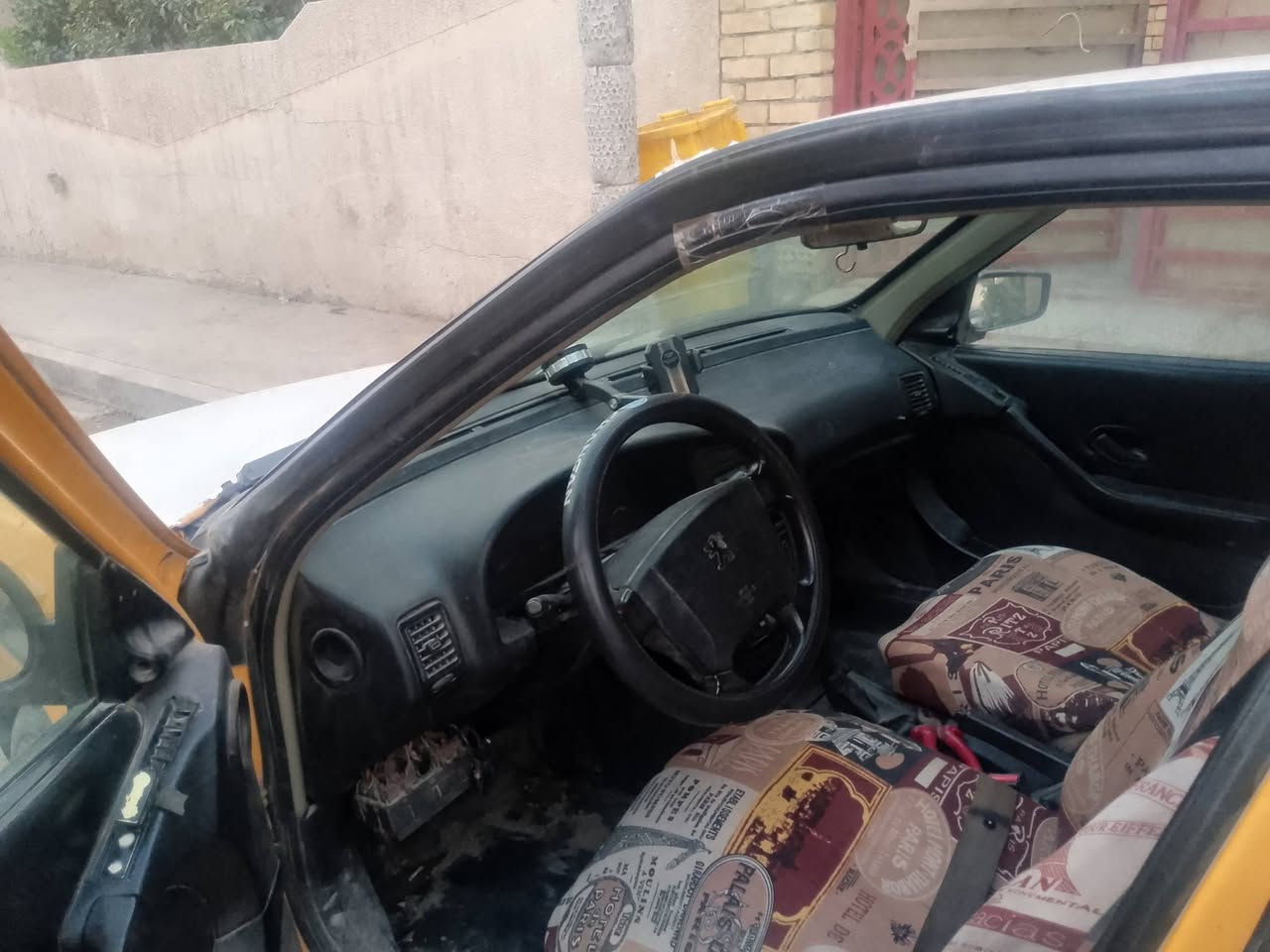 سيارة بيجو روى موديل 2009 ومكينه وكير نضيف سنويه صاقطه 2023 راعي الشرعي موجود سعرر 11 مكاني بغداد البلديات ***********
