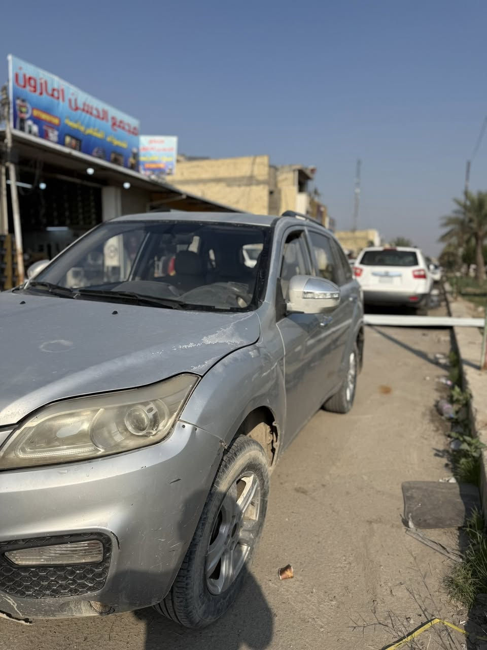 سلام عليكم
ليفان 2016 
بدون ضربه وبدون صبغ فقط جراد
كير مكنيه خير من الله
تبريد تدفئه شغال 
السعر 65 بيها مجال 
عنوان بغداد الغزاليه
***********
