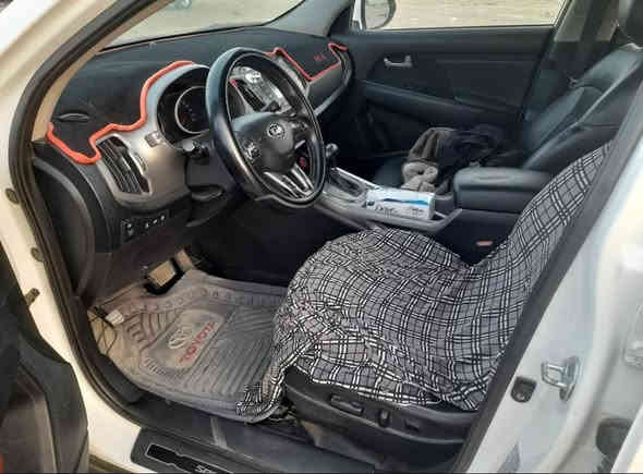 كيا سبورتاج فول مواصفات موديل 15 السياره مكفوله من الصبغ بس بارد فقط قليل  وارد خليجي الماكينه بلاديه ما مفتوحه 2400 دفع رباعي وبعد بيها هواي مواصفات كلها موضحه بالصور رقم بغداد باسمي رقم الهاتف *********** السعر 170 قفل العنوان بغداد
