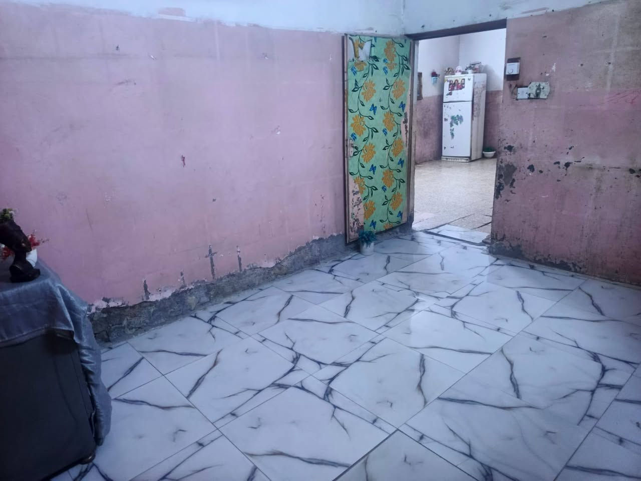 بيت البيع بل نهروان نهايت شارع المستشفى بيت مساحته 200 قاطين بيت طابو صرف السفسار ***********
