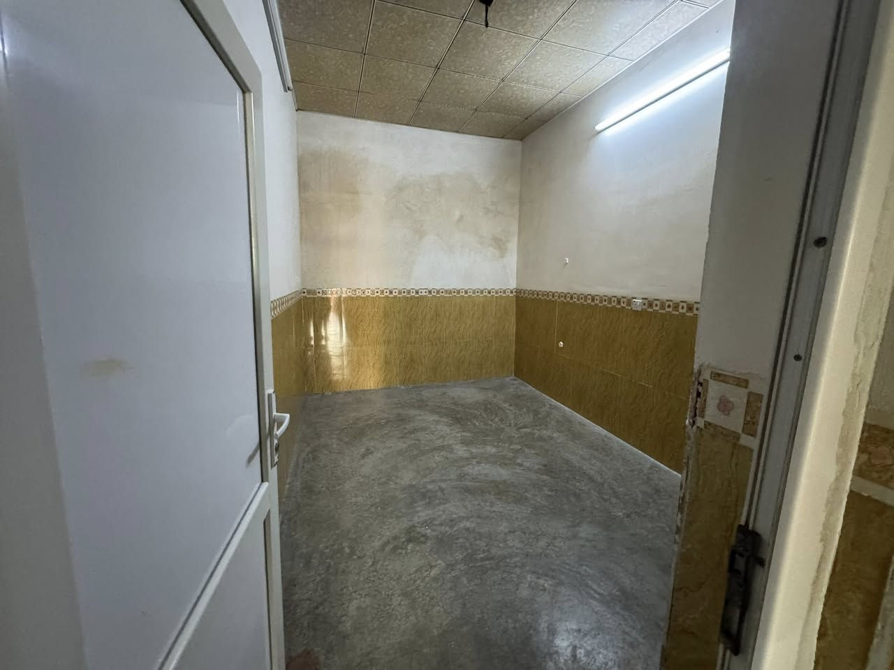 ئةخانوة بؤ فرؤشتن ١٥٠م
***********
لةگةريز بؤ ئةدمين
