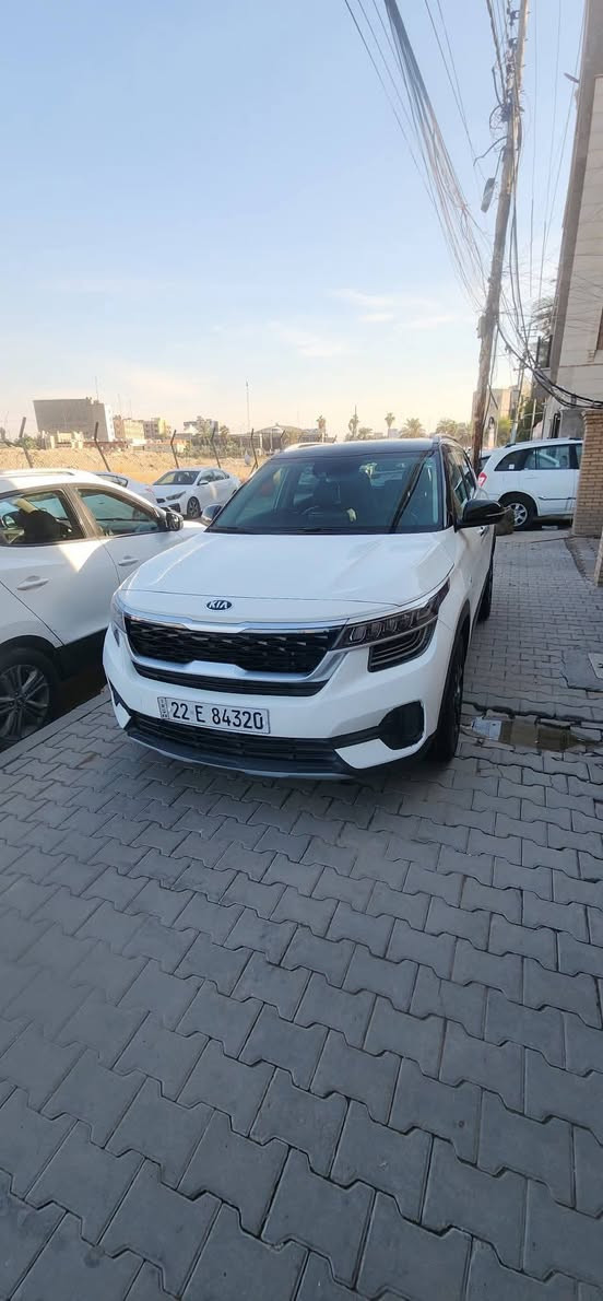 كيا سيلتوس موديل (2021) وارد امريكي بدون حادث بدون ايرباك طالعة تفصيخ من امريكا والصور بالمنشور
السيارة فوول 1/1 تو كلر ابيض واسود SX
بصمة ابواب + تشغيل + صندوق
لايتات زينون عالي ناصي ولد حاجب على طول الشباك مع اللايت
تبريد قطعتين امامي خلفي
شاشة كبيرة مقاس 10.25 بوصة
شاشة دجتل داخل كيجات السرعة
شاشة تبريد بيانو
انارة ابواب ودشبول الوان تتغير مع الاغاني
كشنات جلد اسود vip
 كشنات تدفئة والكشن كهرباء ٣ وضعيات
 هاندبريك بصمة واوتو هولد
سستم صوت BOSS مع دمام
فور ويل درايف
ويل كب فراشة حجم 18 
رادارات جانبي و خلفي وامامي
 نضام اطفاء المحرك عند التوقف
 سياقة الكترونية + مانع انحدار 
بروجكترات امامية 3 عدسات
تشغيل عن بعد ومانع انحدار
ماوس تغيير وضعيات القيادة ، اوتو ستوب خلفي
محرك 1.6 توربو تسارع وتعجيل
 كير Dct دبل كلج
السيارة جديدة جدا ماشية 29 الف والعداد مكفول
السيارة باسمي تحويل شوكت متريد والمكان بغداد والسعر 157 وبيها مجال 
***********
