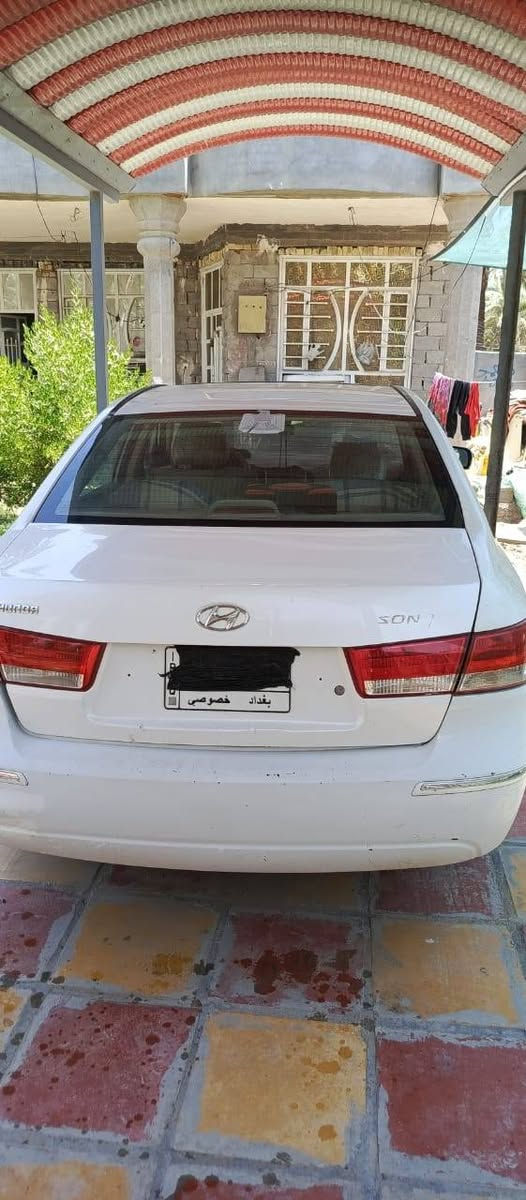السلام عليكم
سوناتا 2010 وارد خليجي
فول مواصفات عدا البصمه 
رقم بغداد 
الداخل صاج 
محرك 2400 
حادثه جاملغ خلفي 
تبريد ثلج 
***********
