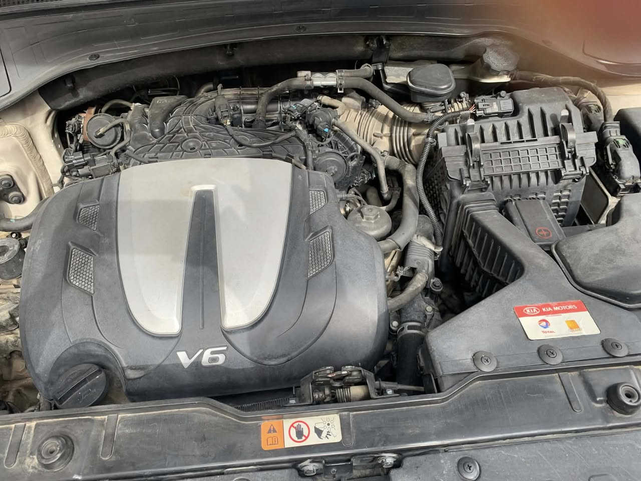 سورنتو بدون صبغ و معجون  ضربات خفيفه السيارة 2015 وارد خليجي نظيفه سته سلندر كل كهربائيات كامرات نوافذ تشتغل الاتصال على صاحب السياره واتساب *********** السعر 180 ورقه وبي مجال
