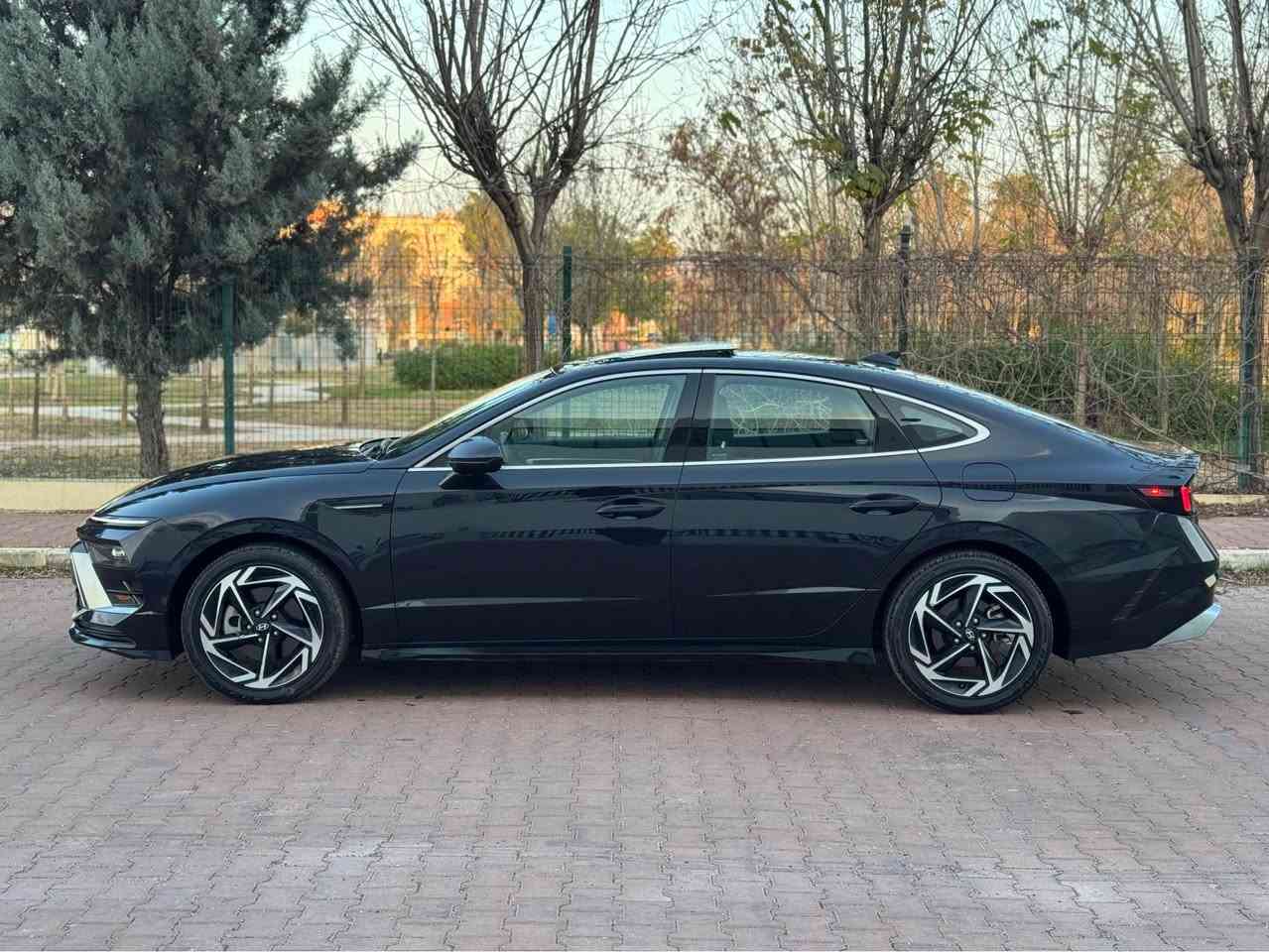 🔴سوناتا موديل 2024 🔴

🔥السعر 182 $🔥

مكينة  2.500 

HYUNDAI SONATA  SEL 2024
مكينة 2.500 
بانوراما ع طول السقف 
بصمة دخول ذكي 
انارة داخليه محيطيه 
شاشة ع طول الدشبول 
تحكم ستيرن 
رادار امامي معا تحديد مسافة سيارة كدامك 
رادار خلفي 
رادار جانبي 
اوتو ستوب خلفي 
اوتو ستوب امامي 
شفتات ستيرن 
كشنات كهرباء وفول ايرباك 
كشنات تدفئه 
كير تعليك 
شحن لاسلكي 
حساس فتح جنطة الخلفية 
سماعات 🔊 
تشغيل عن بعد 
نظام خروج عن المسار 
نظام قيادة ذاتيه 
تبريد منفصل قطعتين امامي 
جامات اوتو 
نظام اوتو هولد مال ازدحامات 
هندبريك بصمة 
انظمة قياده سبورت ونورمات وكمفورت  وايكو 
كاربلي يدعم كافة الانظمة الهاتف 
دبل كزوز 
كامرة خلفية دوارة
اشارة بجاملغ LED 
دشبول كاربون فايبر 
كشنات ودشبول وبيبان لون سموك جلد وكنتارة 
ويلكب حجم 19انج
تايرات بلادية عليها 
بجم زنون 
لد ع طول البجم 
لايتات اوتو 
مري قلاب معا البك 
نقط عمياء 
مراية داخليه تعتيم تلقائي 
شاشة تبريد تحكم كله لمس 
🔴السعر  182 $ ورقة و مجال بسيط
بدون صبغ بي بي تعديل باردت
ارباك ستيرن مرجع بلادي 
سياره بدون رقم تترقم شمالي فقد
رقم تلفون و واتساب☎️
***********
*********** اكر, نينوى

