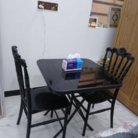 ميز حديد • وجه جام • كراسي ثنين