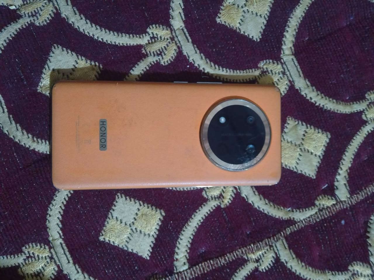 السلام عليكم تلفون البيع سعر 250ونظيف وجديد وهاذ رقم تصلو عليه ***********
