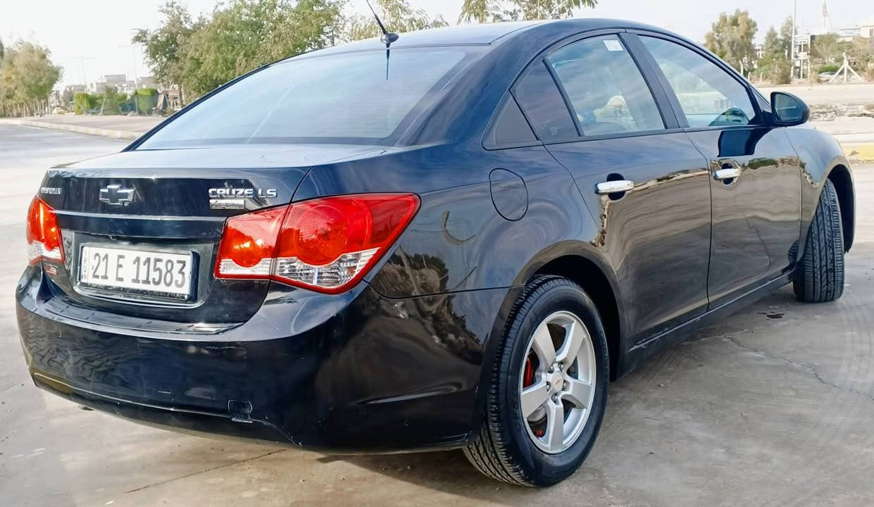 للبيع سياره شفرلیت کروز موديل 2012 خليجي بها دفتر بنزين رقم سليمانيه دولي جديد لغايه 2029 شرط تحويل وكاله گير ومحرك بالشرط گير اوتوماتيك+سبورت محرك 18 سياره بيها قطعتين صبغ  بونيت+چاملغ تبريد تدفيه بالشرط كهربائيه كل الشغال جام اربعه كهربائي تيارات جديد صدر وخلفي جديد بريكABS باتري جديد داخل كلش حلو لونين تركوازي +اسود سياره من دعامي الى دعاميه بالشرط السعر 85 وبها مجال بالتفاصيل اكثر خابر على ارقام ***********//*********** مكان سياره كركوك حي العسكري كركوك, العراق
