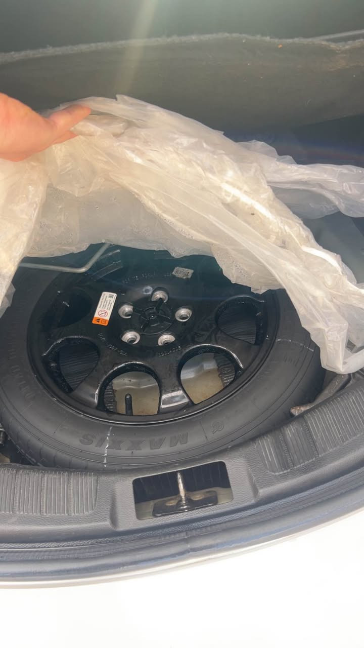 فول مواصفات ما عدا فتحه 
يدات اربع بوب بصمه 
كير موس 
شاشه كبيره تدعم كاربلاي 
سياره ٣ قطع بدون دواخل 
استفسار *********** أربيل, العراق
