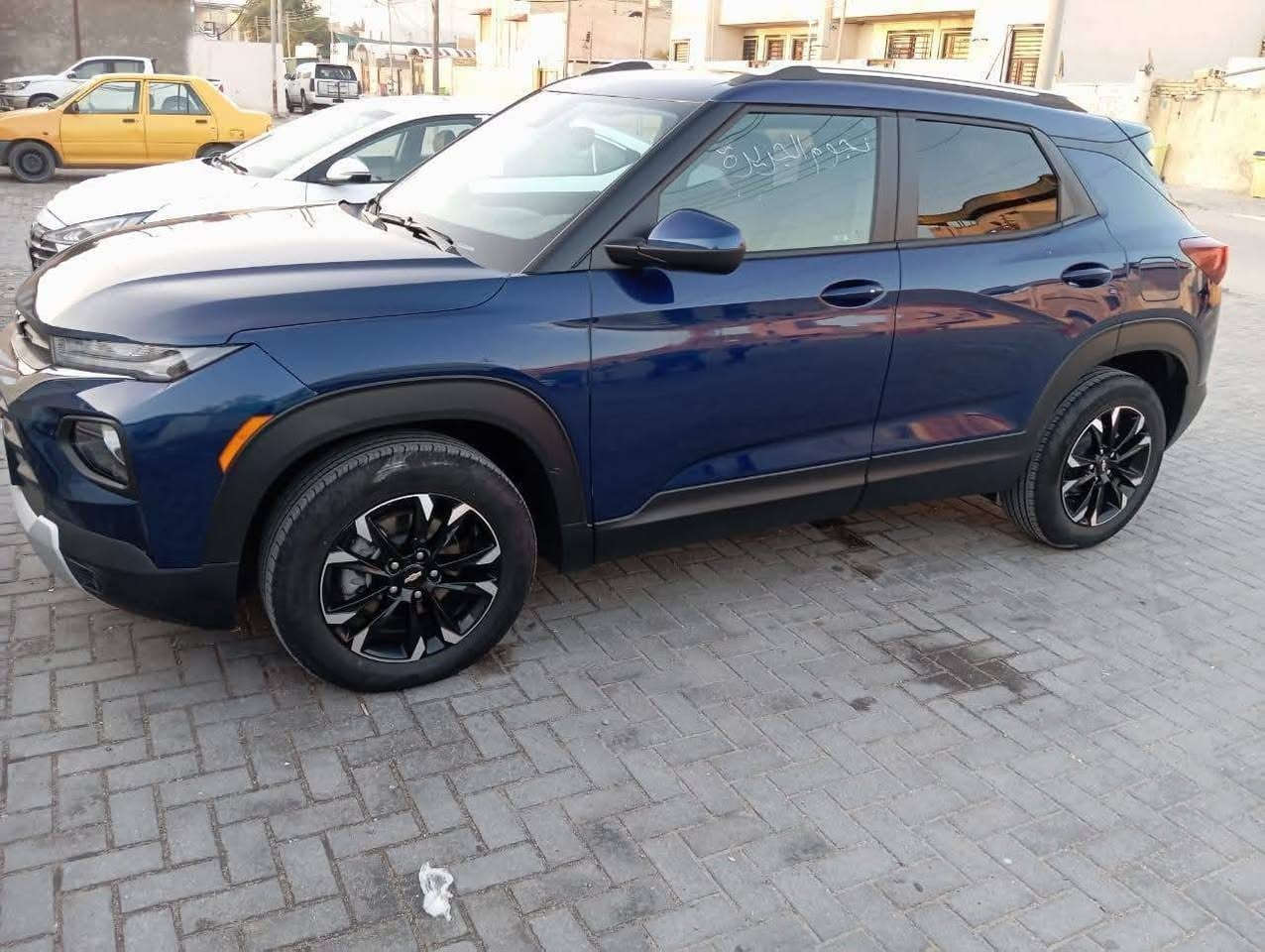 سلام عليكم 
سيارة بلايزر 2023 وارد امريكي رقم بصره فحص موقت تترقم جميع المحافظات 
حادثها كلش بسيط فقط بس دعاميه مبدله 
سعر 127 وبيها مجال عنوان البصرة قضاء المدينه 
رقم الهاتف ***********
