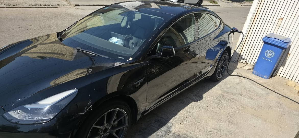 تسلا موديل 3 2023
للبيع فقط بدون مراوس 
ماشيه 30 الف كيلو قابل للزياده
تك ماطور السياره اونلاين محدثه اخر تحديث
حادثها جاملغ خلف السايق والباب الخلفي 
الباب مبدلها نفس الون والجاملغ مصلح ومصبوغ ( فقط الجاملغ مصبوغ)
وياها شاحنه 40 امبير ماركه فيري معروفه 
رقم بغداد 
السعر 165 ومجال بسيط جدا للشراي 
للاستفسار خاص او اتصال
***********

