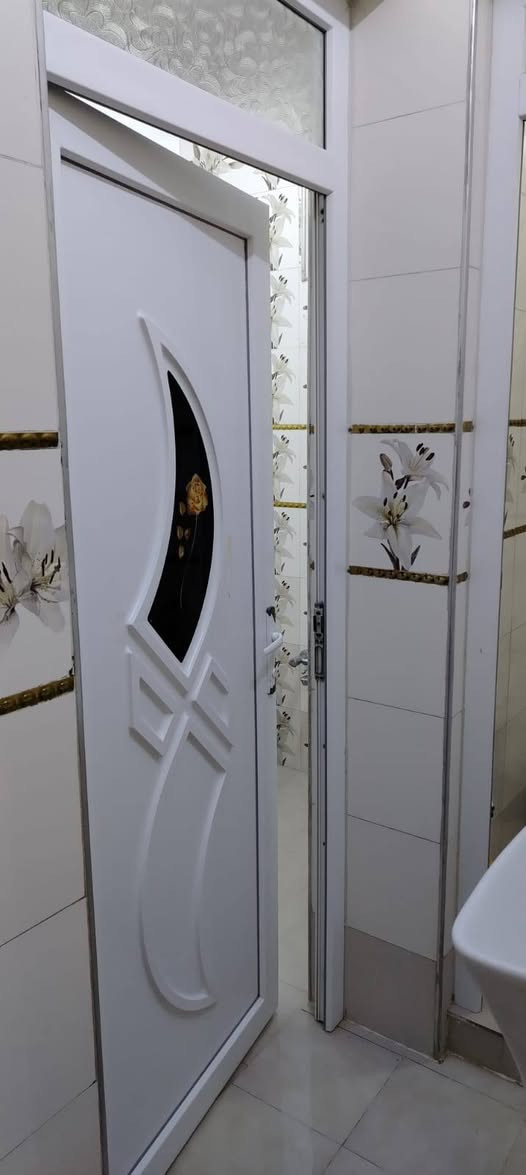 دار للبيع مساحة 100 متر طابقين 3 غرف نوم الموقع يارمجة الشرقية الثانية السعر 95 مليون للاستفسار الاتصال على الارقام ***********
*********** أو مراجعة مكتب طلال الراشدي و صخر الحسن لتجارة العقارات
