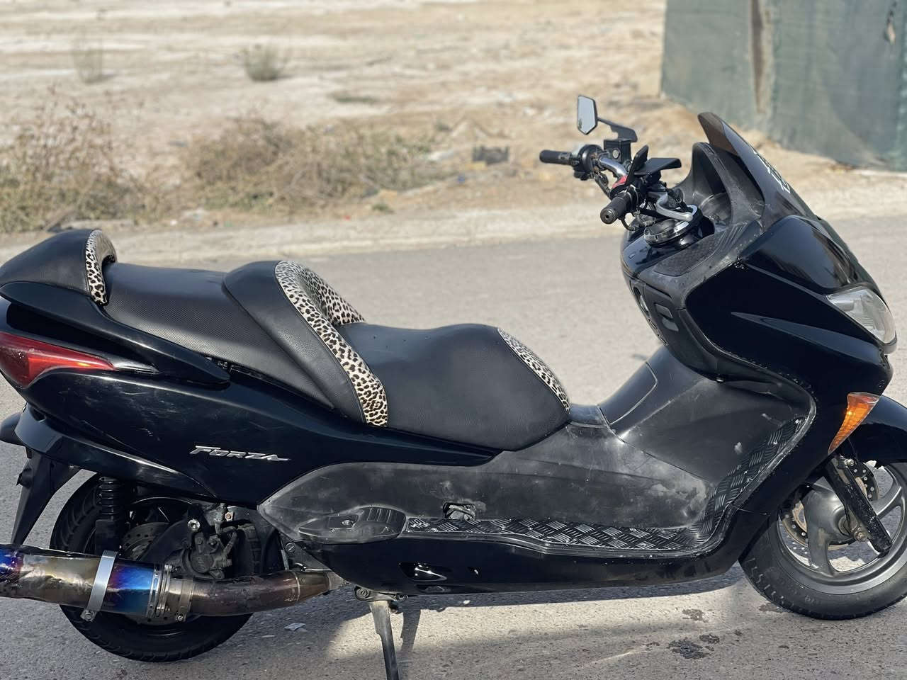 السلام عليكم.                    
دراجه فورزه للبيع 08 او مراوس حس القناعه
مكفوله كفاله عامه دراجه خير من الله 
نضافه 90‎%‎ 
كهربائيات كلهه شغاله 
حساس استاند 
السعر (800) وبيهه مجال 
مكاني (ديالى_الخالص_هبهب) 
للاستفسار (***********)
