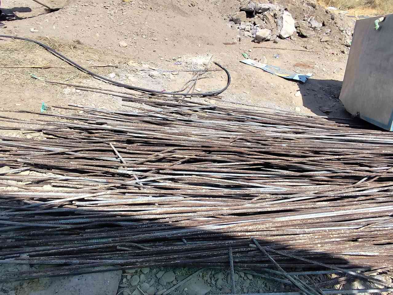 سلام عليكم  يوجد شيش بناء مستخدم نظيف ابو النص للاستفسار  ‏‪***********‬‏
