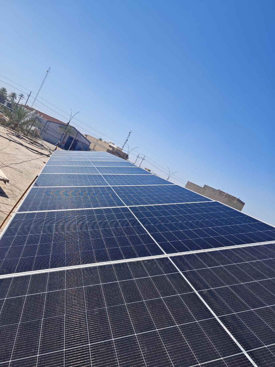 من أعمال مشكاة للطاقة الشمسية

جانب من تنفيذ إحدى منظومات الطاقة الشمسية المنزلية بإشراف فريقنا الفني، باستخدام تجهيزات عالية الجودة لضمان أفضل أداء واستقرار في التشغيل.

✅ دراسة وتصميم المنظومة حسب حاجة الزبون
✅ تركيب احترافي وفق المعايير الفنية
✅ بطاريات ليثيوم وأنظمة حماية متكاملة
✅ متابعة وخدمات ما بعد البيع

📞 للاستفسار والحجز:
***********

📍 النجف الأشرف – حي المهندسين قرب المستوصف الصحي

مشكاة للطاقة الشمسية
طاقة موثوقة… واستثمار للمستقبل ☀️

#مشكاة_للطاقة_الشمسية
#الطاقة_الشمسية
#النجف
#منظومات_الطاقة_الشمسية
#بطاريات_الليثيو
