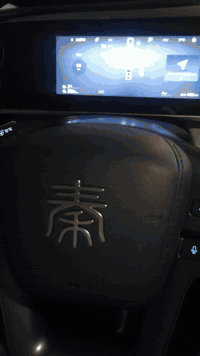 BYD QIN L 2025 مرقم بغداد ومثبت لوحات
القيادة الذاتية متفعله
12كامرة 
12حساس
اوتو بارك 
ماشية 6500
بيها شخوط بالدعمية الامامية موضحه بالصورة
الكشر مكفول من الزلغ
قبل اربع ايام مبدل دهن الشركة داير امز اويل
العنوان بغداد الصليخ سبع ابكار قرب جوهرة لبنان 
للاستفار  
***********واتس 
***********واتس 
السعر 23500 
باسمي السيارة ثاني يوم التحويل 

غير متواجد على الفيس
