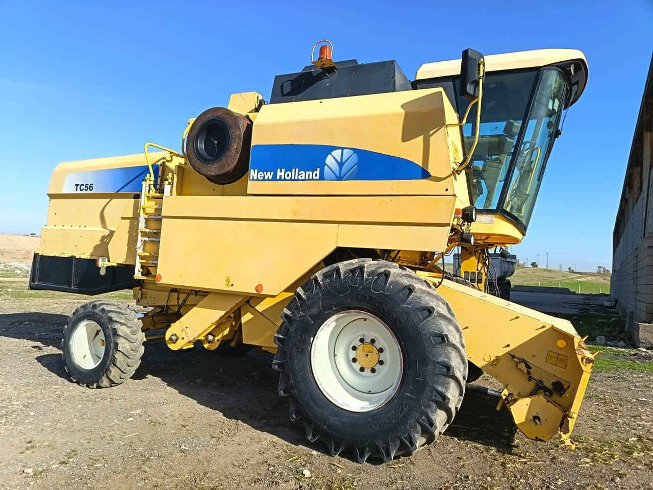 حاصوده للبيع موديل 2006  خمسه بلم دبل درام طبله 17 محرك مامفتوح كوله شركه عنوان التون كؤبري ***********
